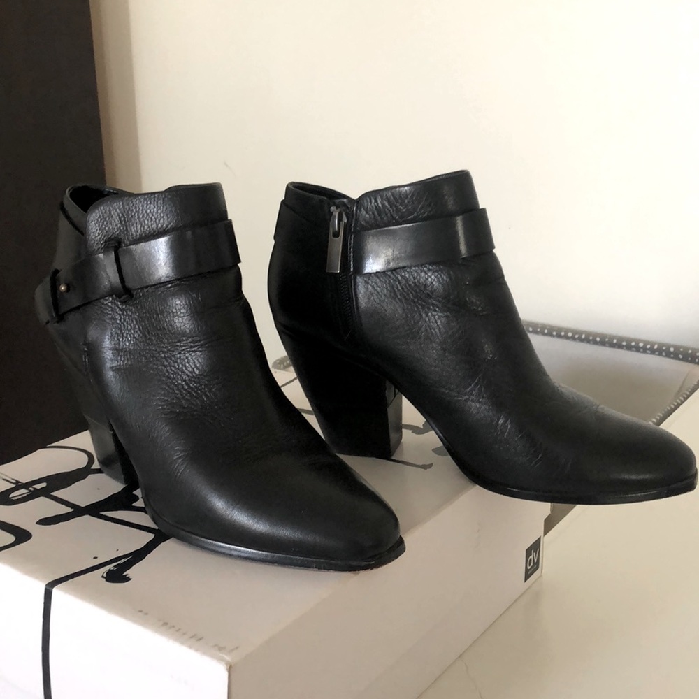 Black Dolce Vita Leather Booties